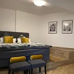 8 * Trier