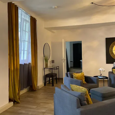 8 Apartment